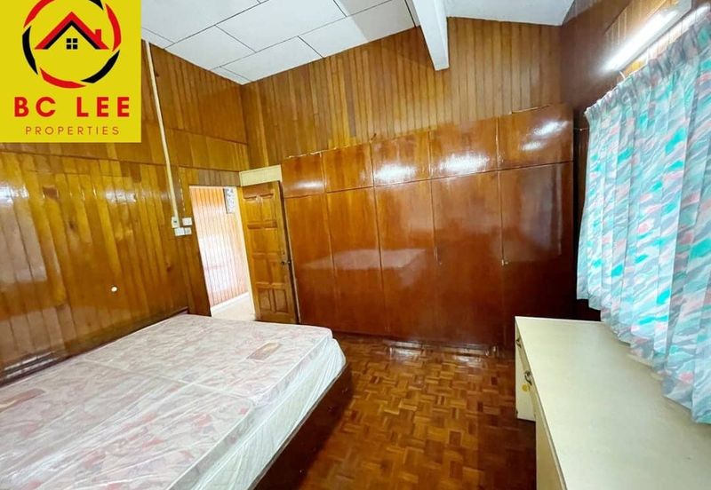 Single Storey Bungalow Mantin