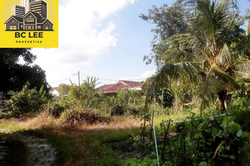 16 Lot Individual Title Residential Land Beside Residential House