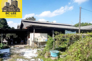 16 Lot Individual Title Residential Land Beside Residential House Seremban Town