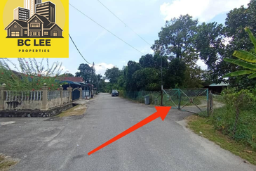 16 Lot Individual Title Residential Land Beside Residential House Seremban