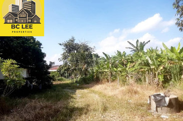 16 Lot Individual Title Residential Land Beside Residential House Seremban