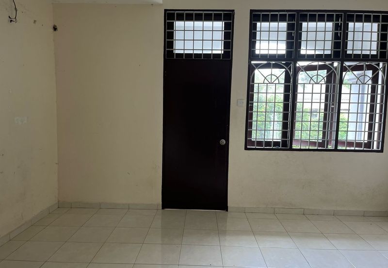DOUBLE STOREY TERRACE HOUSE TAMAN AIR KEROH FOR SALE