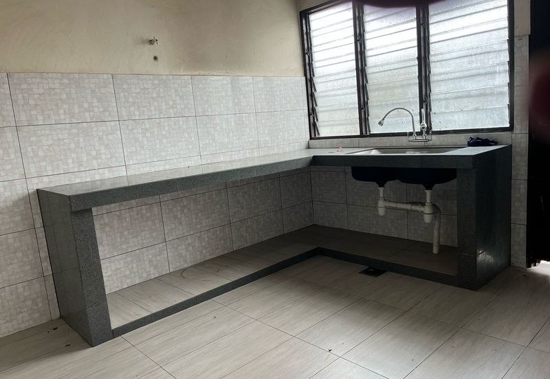 DOUBLE STOREY TERRACE HOUSE TAMAN AIR KEROH FOR SALE