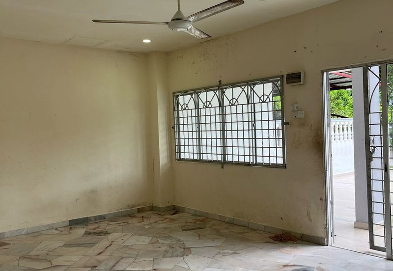 DOUBLE STOREY TERRACE HOUSE TAMAN AIR KEROH FOR SALE
