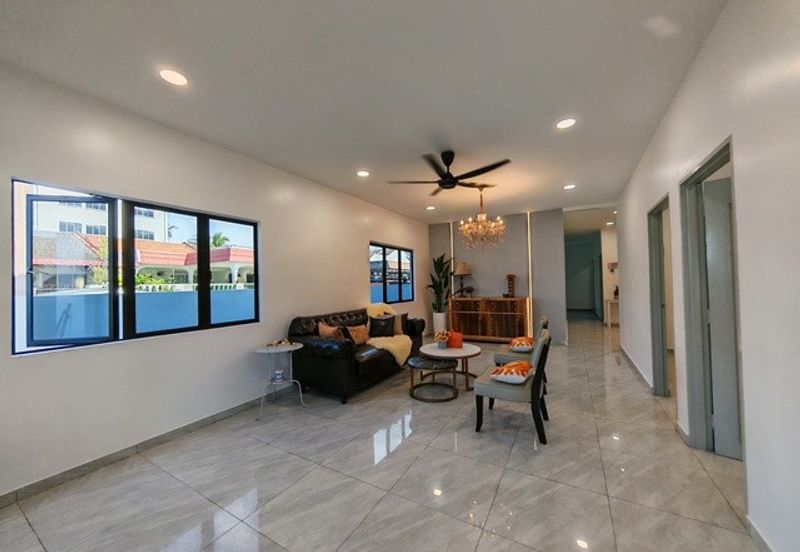 Taman Hilir , Ujong Pasir