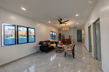 Taman Hilir , Ujong Pasir