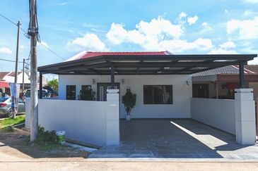 Taman Hilir , Ujong Pasir