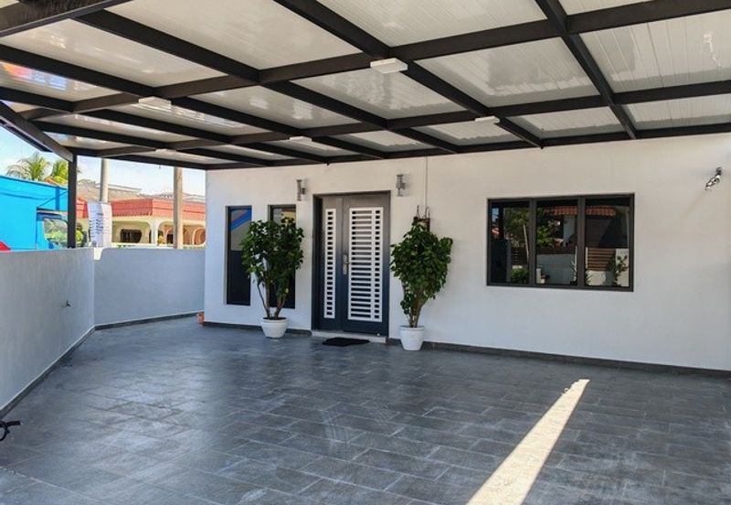 Taman Hilir , Ujong Pasir