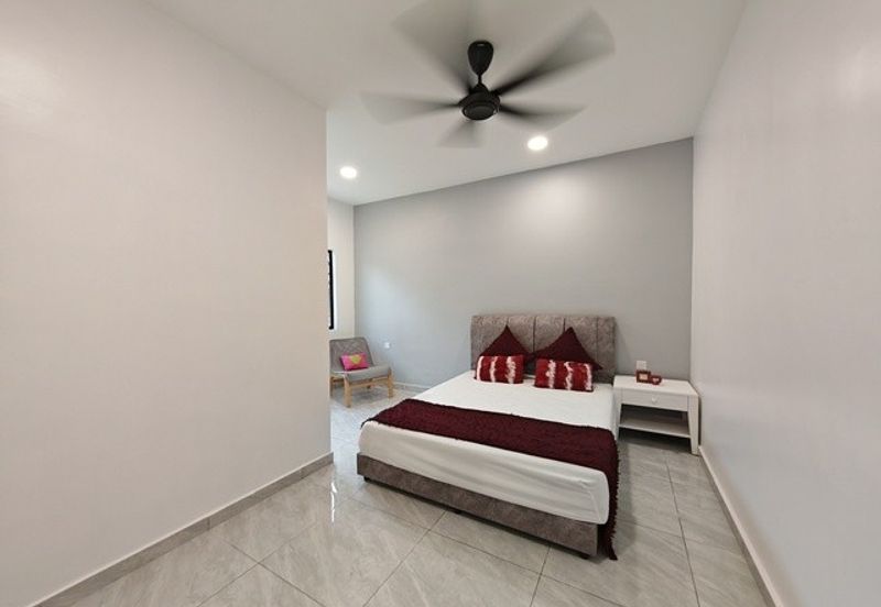 Taman Hilir , Ujong Pasir