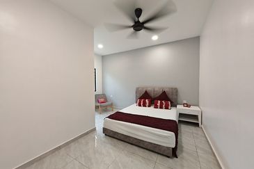 Taman Hilir , Ujong Pasir