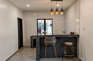 Taman Hilir , Ujong Pasir