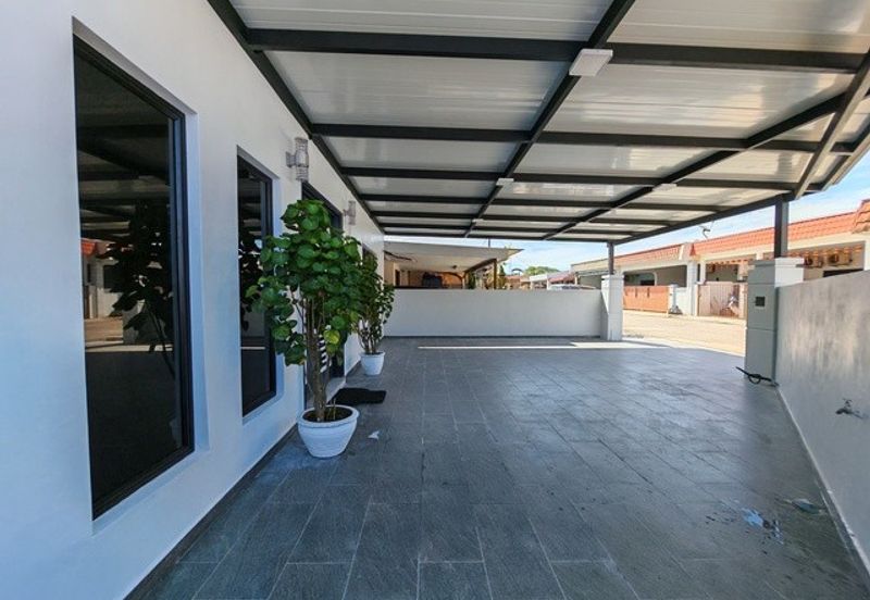 Taman Hilir , Ujong Pasir