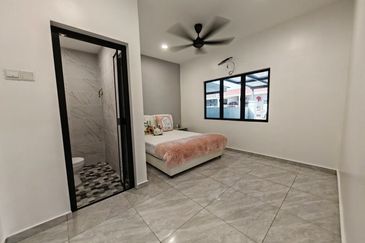 Taman Hilir , Ujong Pasir