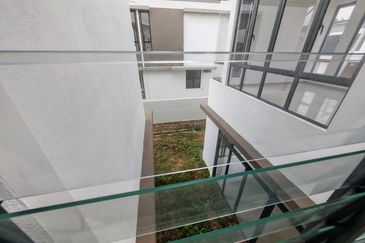 Gated & Guarded Super Size SemiD 