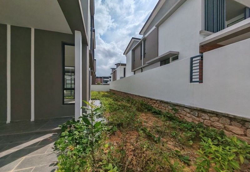 Gated & Guarded Super Size SemiD 