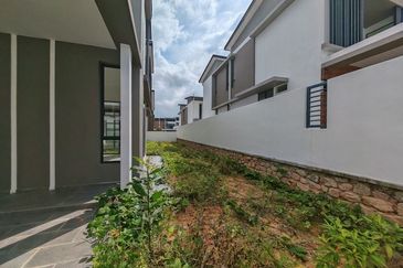 Gated & Guarded Super Size SemiD 