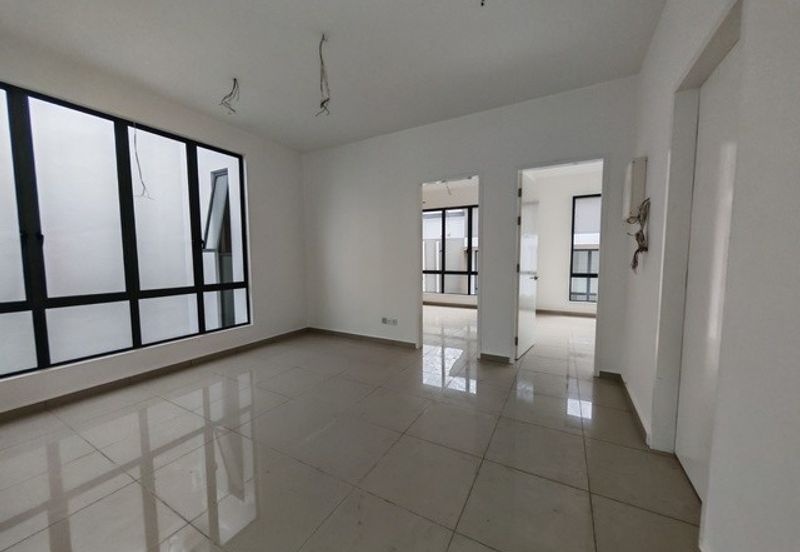 Gated & Guarded Super Size SemiD 