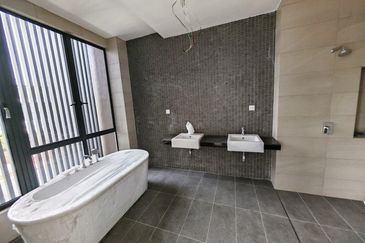 Gated & Guarded Super Size SemiD 