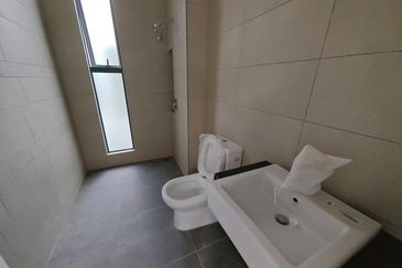 Gated & Guarded Super Size SemiD 