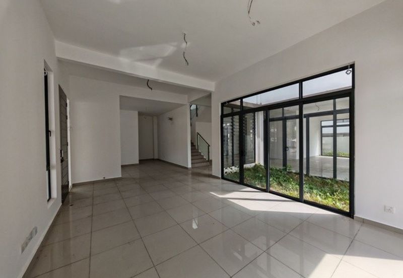 Gated & Guarded Super Size SemiD 