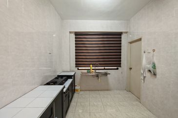 CHENG HEIGHTS CONDOMINIUM