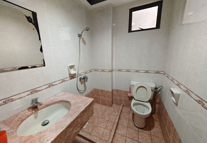 CHENG HEIGHTS CONDOMINIUM