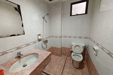 CHENG HEIGHTS CONDOMINIUM