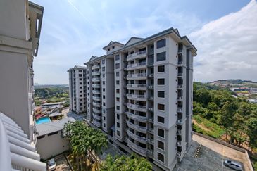 CHENG HEIGHTS CONDOMINIUM