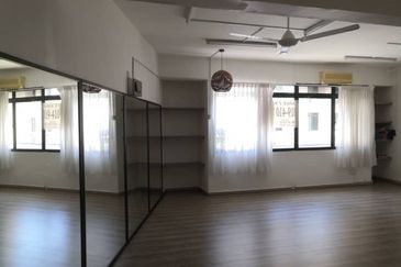 Bazaar Tanjung / Prima Tanjung