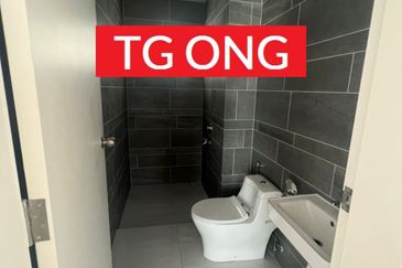 Signature 2 Move in Condition Fan Light Ready near Evoke Mydin