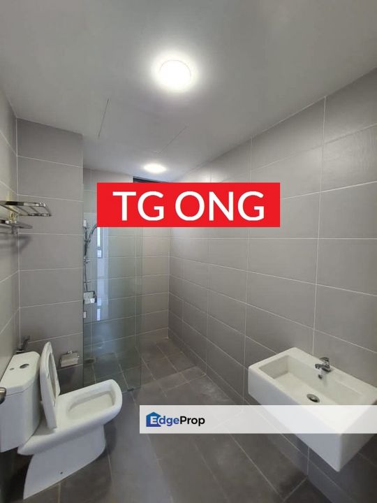 Golden Triangle 2  Move in Condition Partially Furnish 2 Car Park Near Queensbay , Penang, Relau