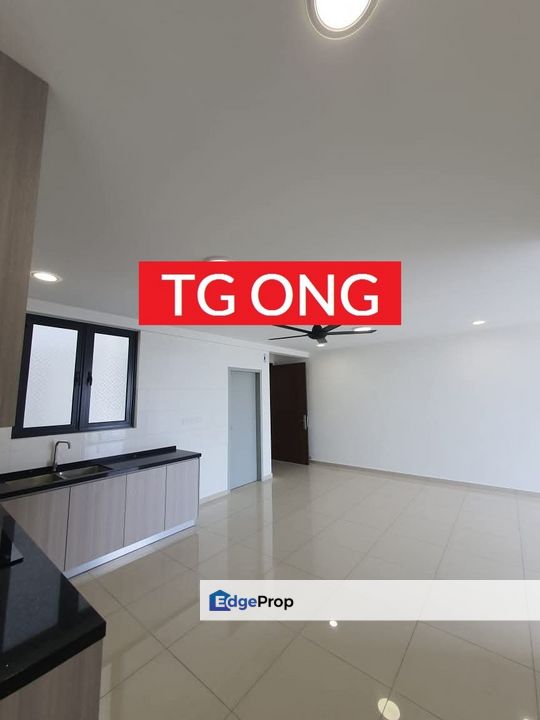 Golden Triangle 2  Move in Condition Partially Furnish 2 Car Park Near Queensbay , Penang, Relau