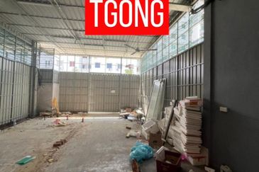 Ground Floor Karpal Singh Drive Hot Unit Facing Mainroad 