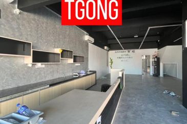 Ground Floor Karpal Singh Drive Hot Unit Facing Mainroad 