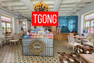 SHOP HOUSE LOT RENT AT JALAN KELAWAI FACING MAIN ROAD TOP CONDITION 