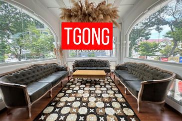 SHOP HOUSE LOT RENT AT JALAN KELAWAI FACING MAIN ROAD TOP CONDITION 