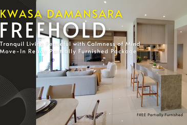 Linari Freehold Elit Condo - 2 Parking - Balkoni Luas - Sangat dekat jalankaki ke MRT 🚅 