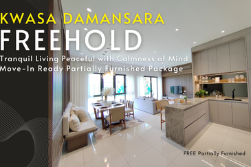 Linari Freehold Elit Condo - 2 Parking - Balkoni Luas - Sangat dekat jalankaki ke MRT 🚅 