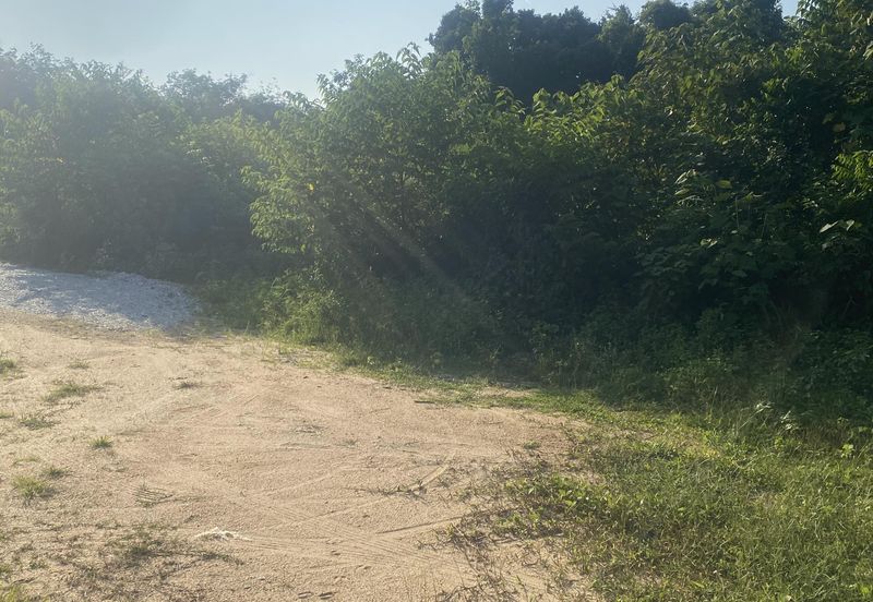 Tanah Lot Banglo Pasir Puteh