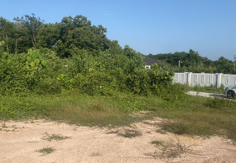Tanah Lot Banglo Pasir Puteh