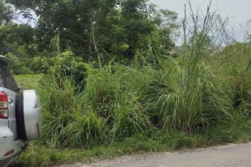 Tanah Lot Banglo Melor