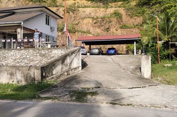 Banglo Kg Tualang Kuala Krai