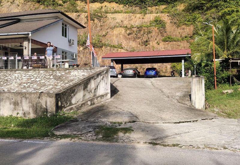 Banglo Kg Tualang Kuala Krai