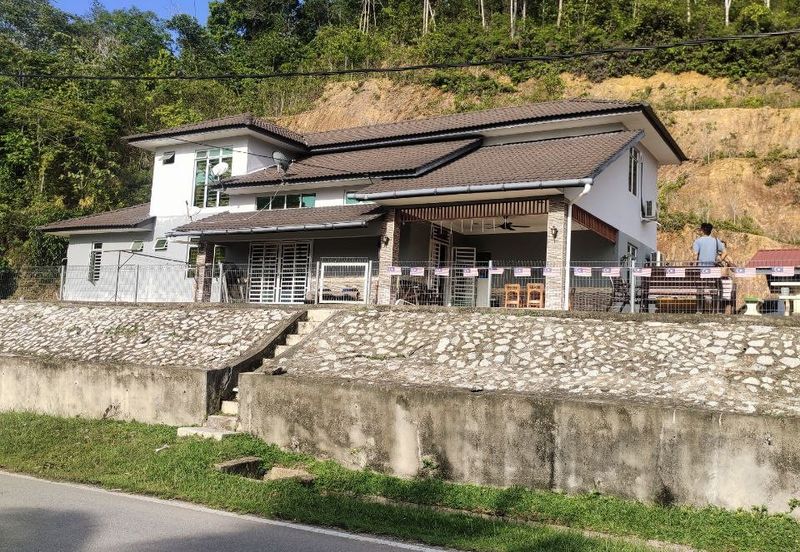 Banglo Kg Tualang Kuala Krai
