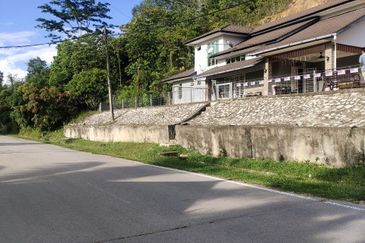 Banglo Kg Tualang Kuala Krai