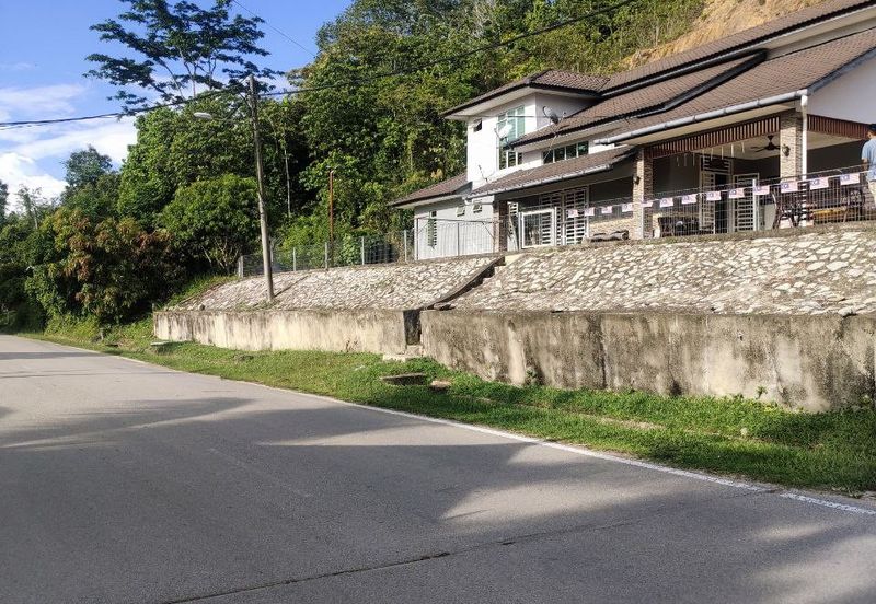 Banglo Kg Tualang Kuala Krai