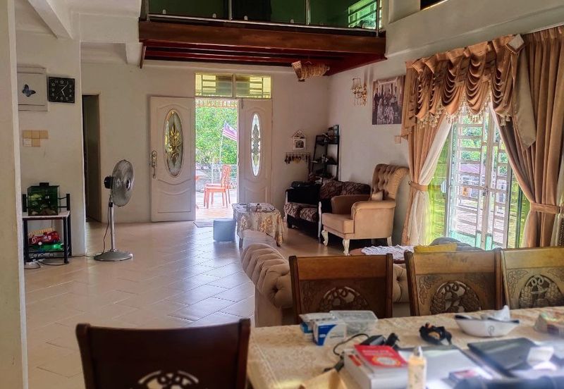 Banglo Kg Tualang Kuala Krai