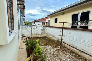 🔥SEMI D (CORNER LOT) SETINGKAT DI TAMAN DESA AMAN 1, PARIT BUNTAR untuk Dijual