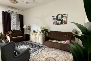 🔥SEMI D (CORNER LOT) SETINGKAT DI TAMAN DESA AMAN 1, PARIT BUNTAR untuk Dijual