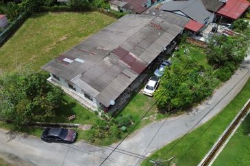 Tanah Freehold Corner Lot, Beserta 4 Unit Rumah Sewa Lokasi di Kg Melayu Batu 8 Ulu Kinta Perak Harga Jualan RM270,000 Sahaja!!!